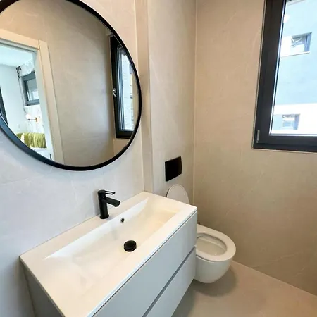 شقة Leonarda Waterfront Residences *