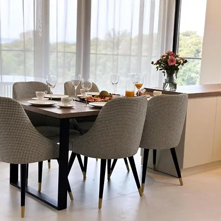 شقة Leonarda Waterfront Residences Kožino