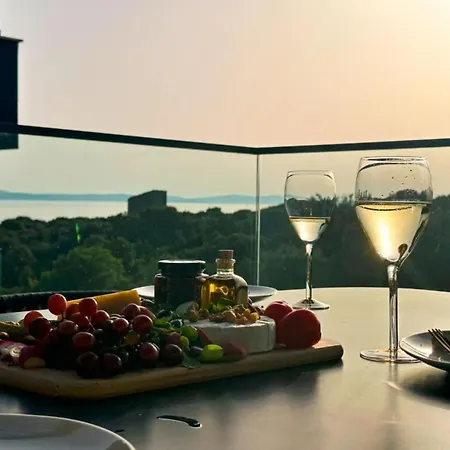 شقة Leonarda Waterfront Residences