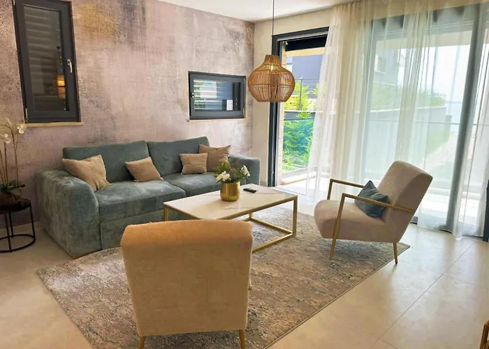 Leonarda Waterfront Residences Apartman