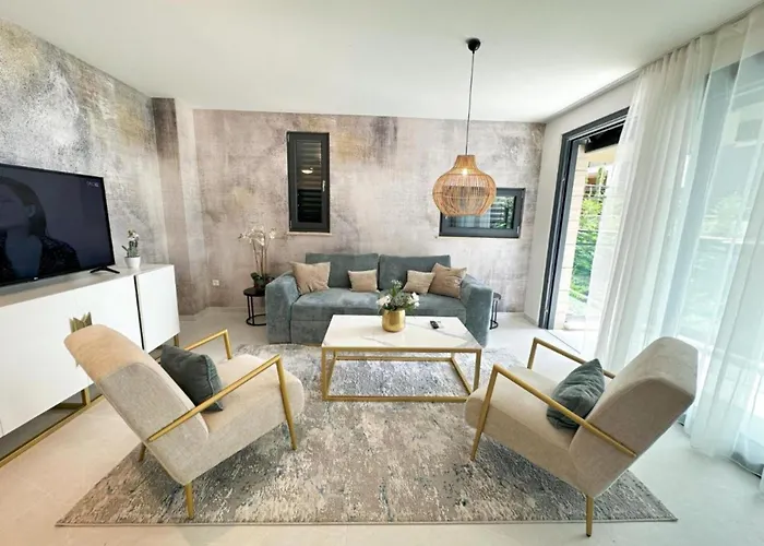 Leonarda Waterfront Residences * Kozino