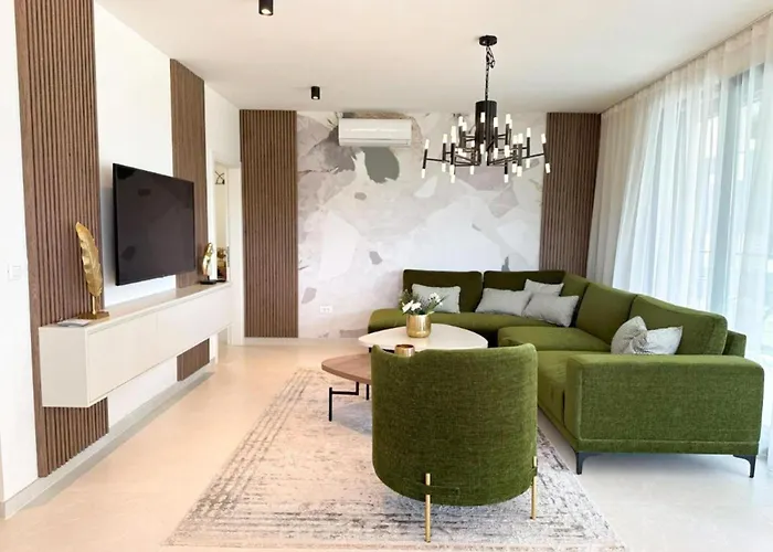 Leonarda Waterfront Residences *