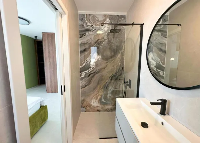 Leonarda Waterfront Residences *