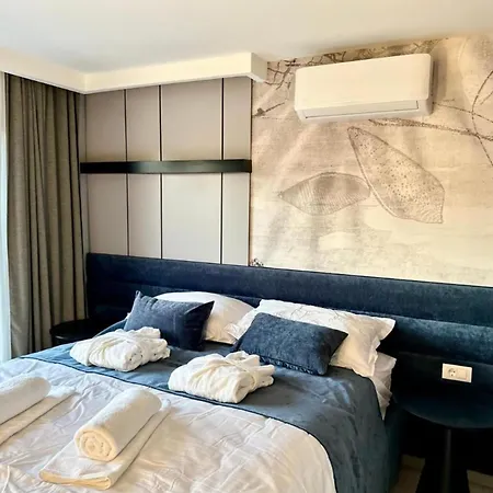 Leonarda Waterfront Residences Apartment