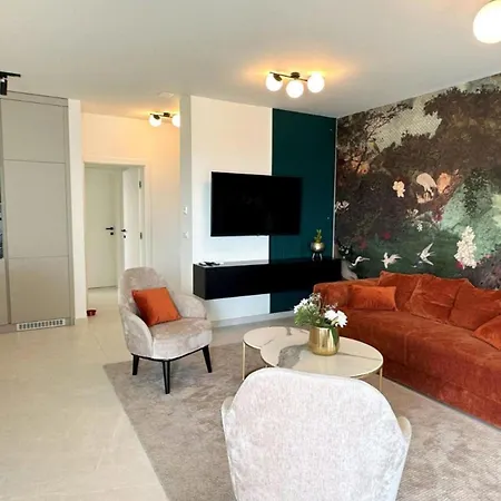 Leonarda Waterfront Residences Apartment