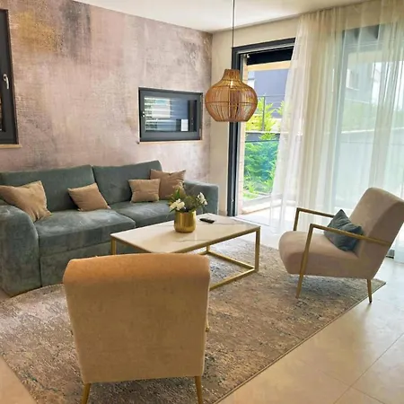 Leonarda Waterfront Residences Apartman