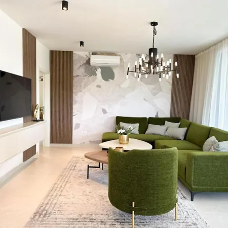 Leonarda Waterfront Residences Apartament Kožino