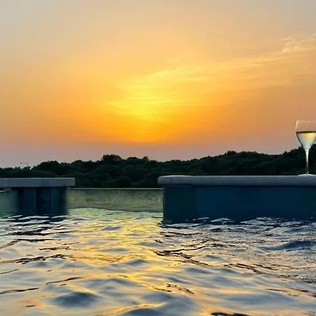 Leonarda Waterfront Residences Kožino