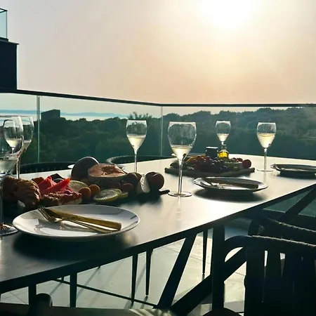 Leonarda Waterfront Residences Apartman Kožino