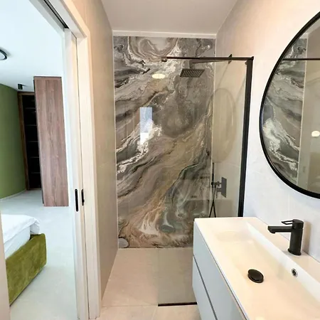 Leonarda Waterfront Residences *