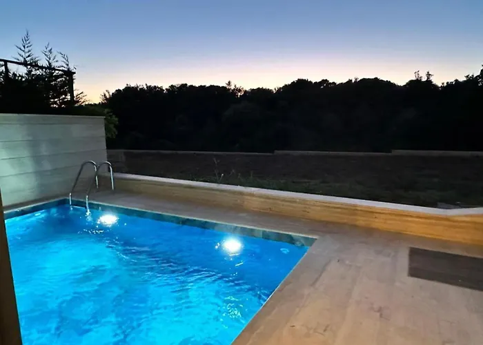 Leonarda Waterfront Residences Apartament Kožino