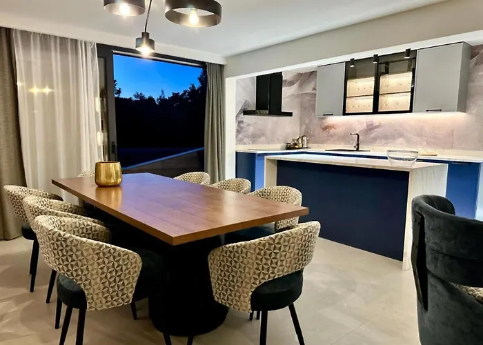 Leonarda Waterfront Residences Apartament Kožino
