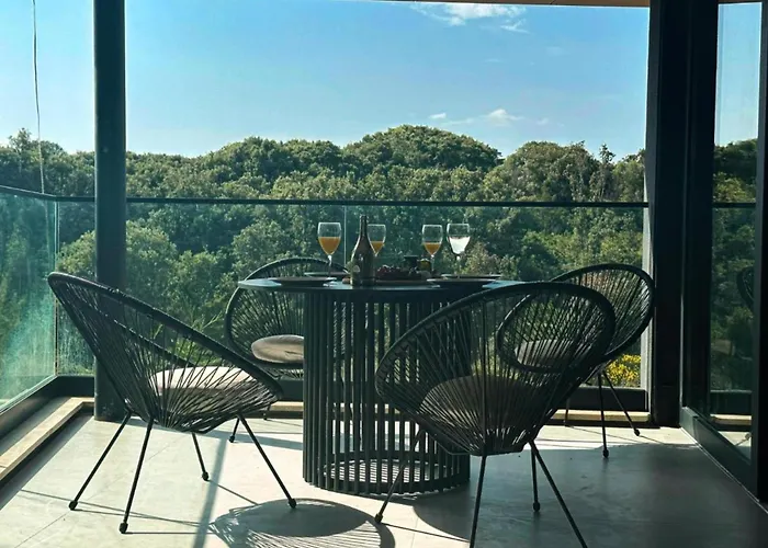 Leonarda Waterfront Residences Apartament Kožino
