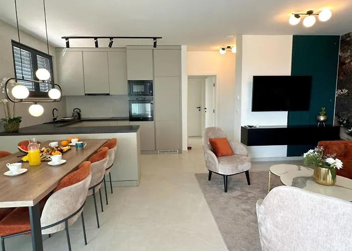 Leonarda Waterfront Residences *