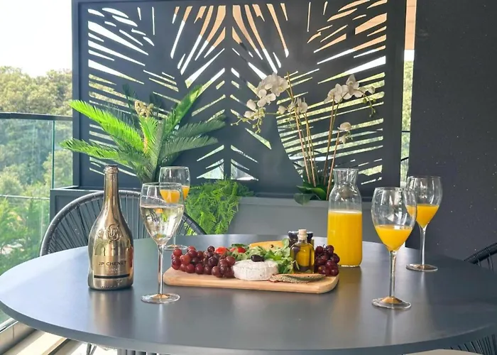 Leonarda Waterfront Residences * Kožino