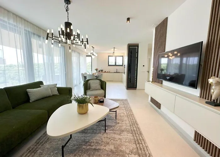 Leonarda Waterfront Residences Apartament