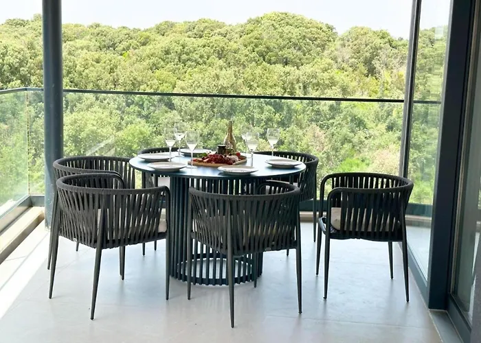 Leonarda Waterfront Residences * Kožino