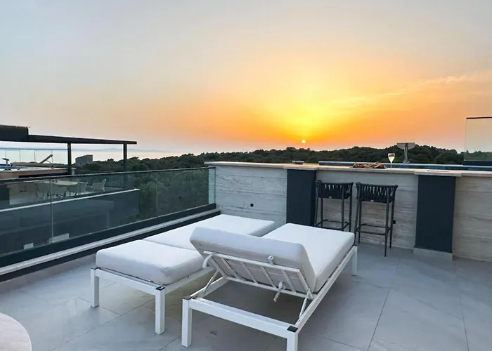 Leonarda Waterfront Residences Apartament