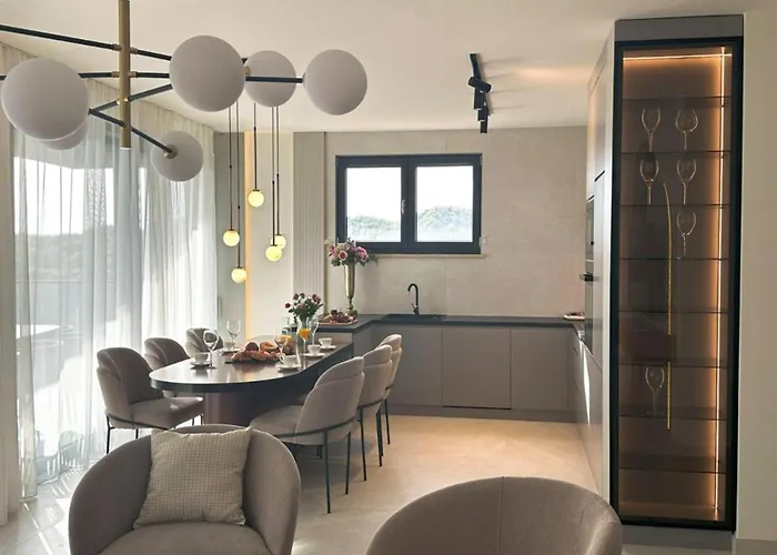 Leonarda Waterfront Residences Apartament *